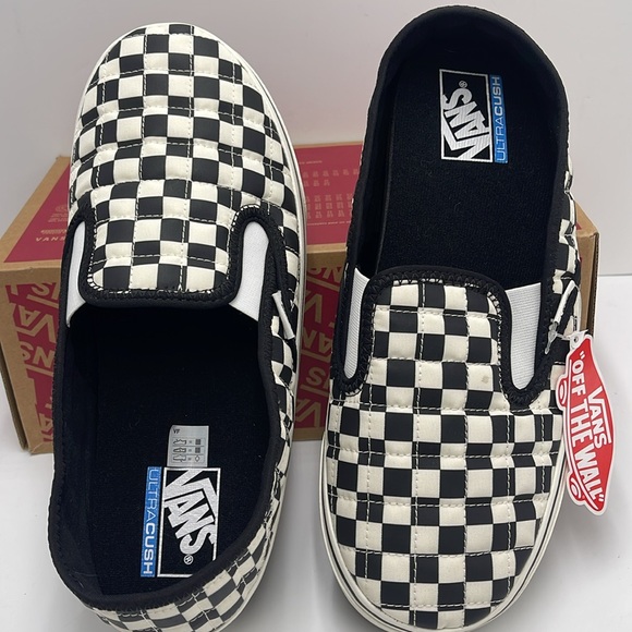 Vans WMNS Slip-Er 2 (Checkerboard)BIk/Clsc White 
VN0A4UWOIB8 Sneakers - Picture 12 of 16
